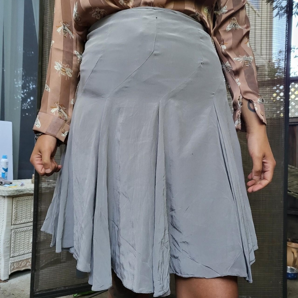 Reiss London light gray flowy pleated silk skirt